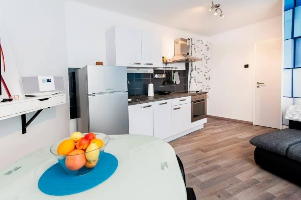 Apartman Puzzle Ровінь Екстер'єр фото