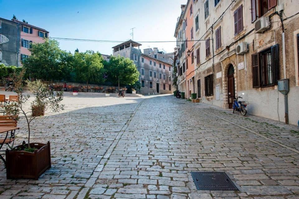 Apartman Puzzle Ровінь Екстер'єр фото